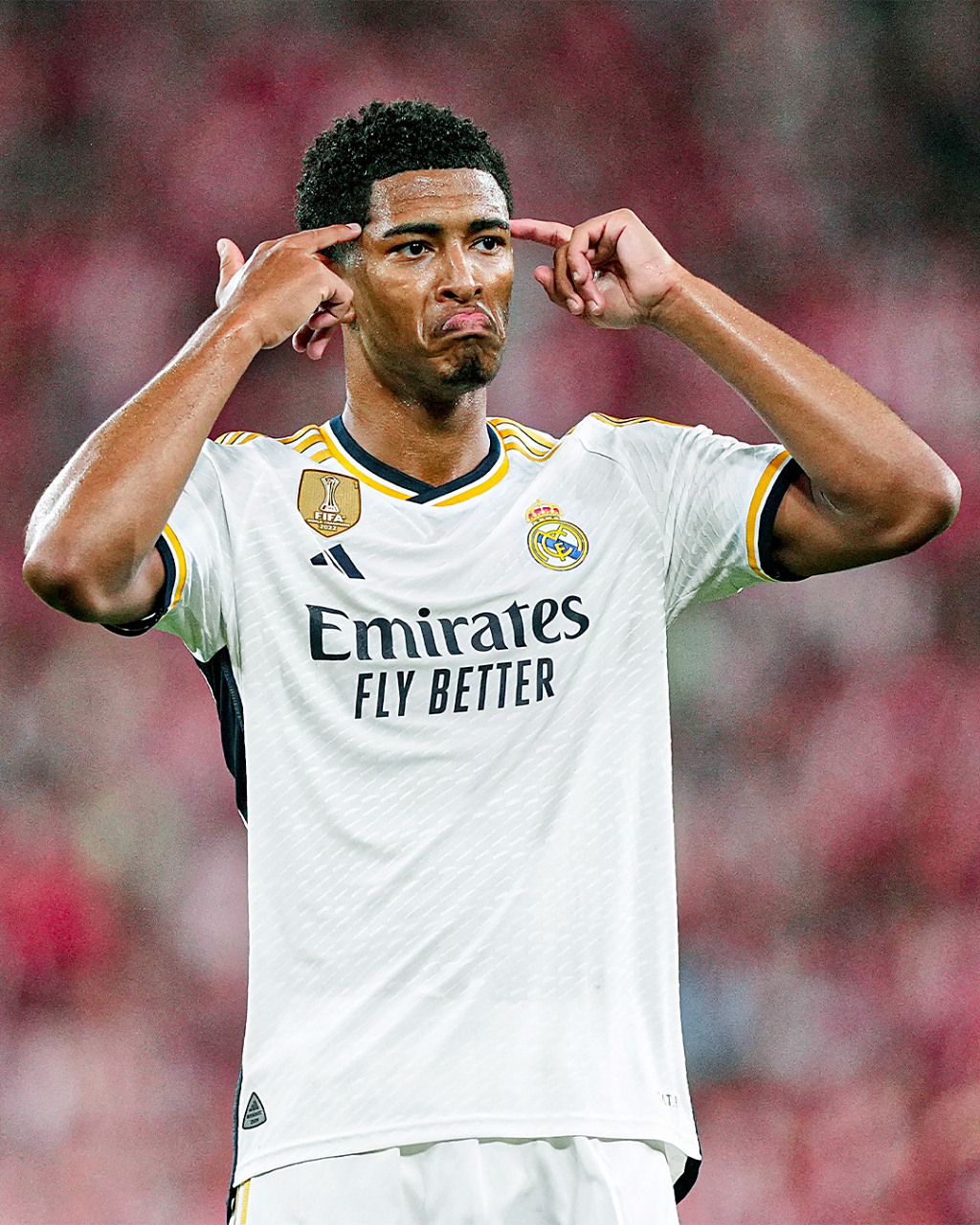 心情不错！知名说唱歌手Jay-Z现身湖人主场观看NBA杯