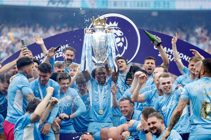 世体：特尔施特根手握多份邀约，包括曼联、拜仁等众多豪门（西媒：特尔施特根获多份邀约，曼联、拜仁等豪门在列）