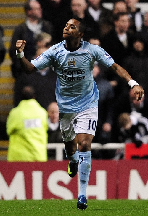 萨里：看到空荡荡的看台，我有些难过