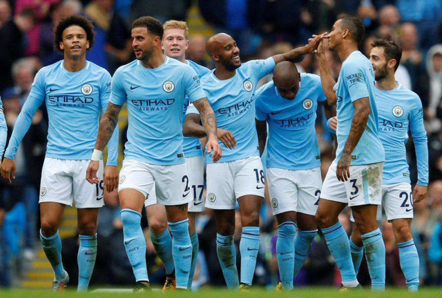 挣扎的蓝衣军团！意大利无缘直通世界杯，连续三届进入附加赛（蓝衣军团再陷困局：意大利无缘直通世界杯，连三届靠附加赛）