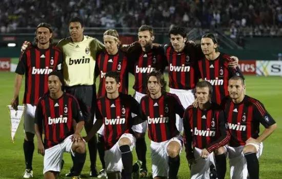 韦斯利-福法纳：埃斯特旺像队中的小宝宝，我们都在帮他适应