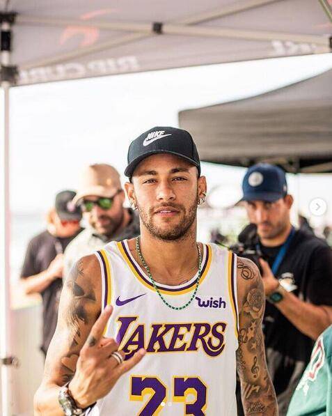 前教练：莱奥小时候的天赋只有C罗能与之相比