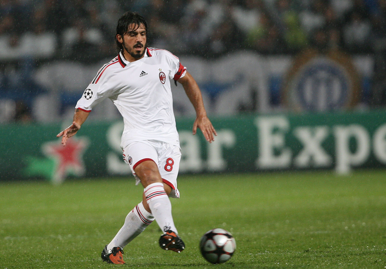 上轮下蛋导致丢球！官方：大阪钢巴门将一森纯拇指骨折