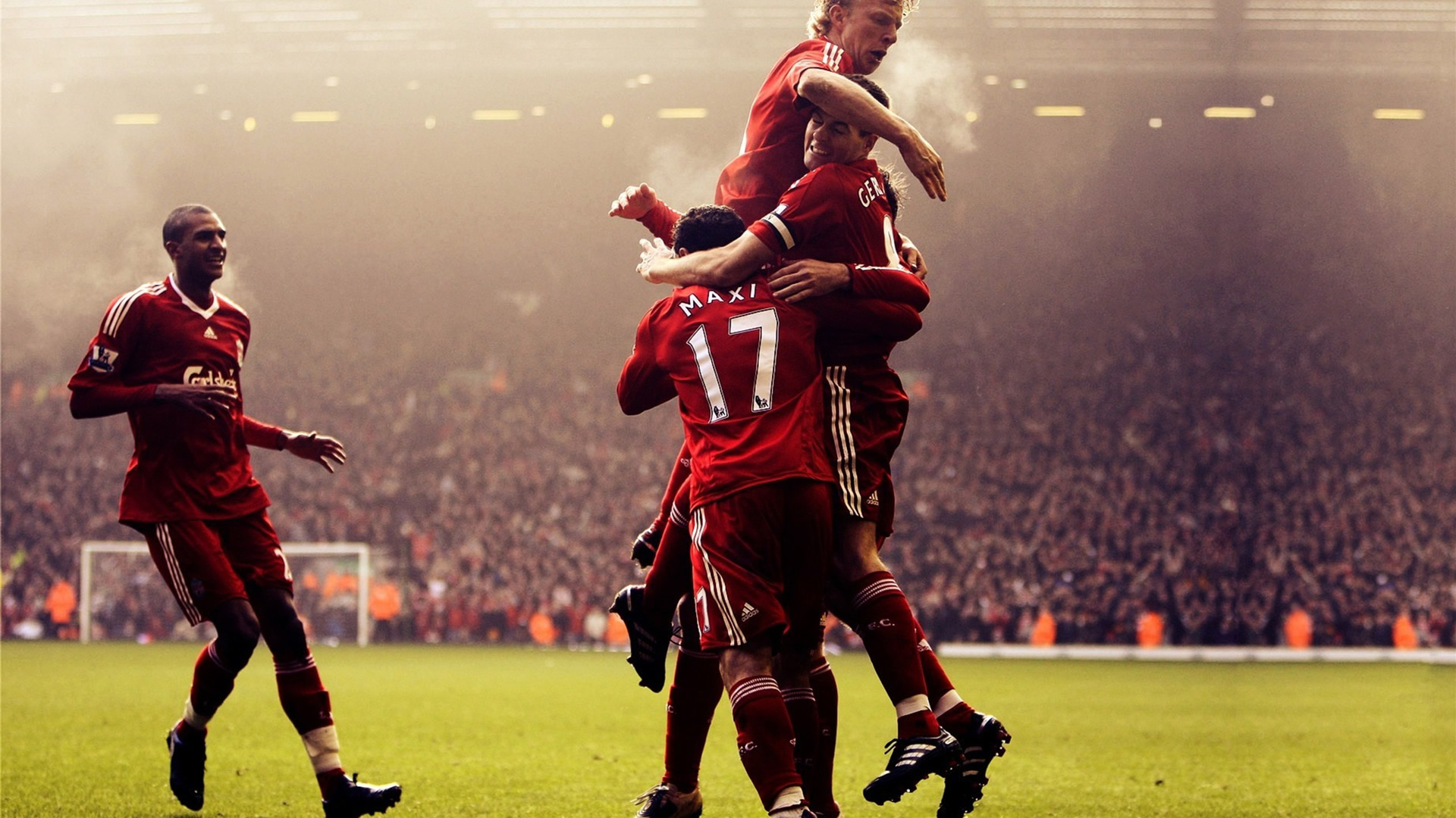 摸吉祥物女演员胸部，前塞尔塔队长马略被判赔偿1000欧