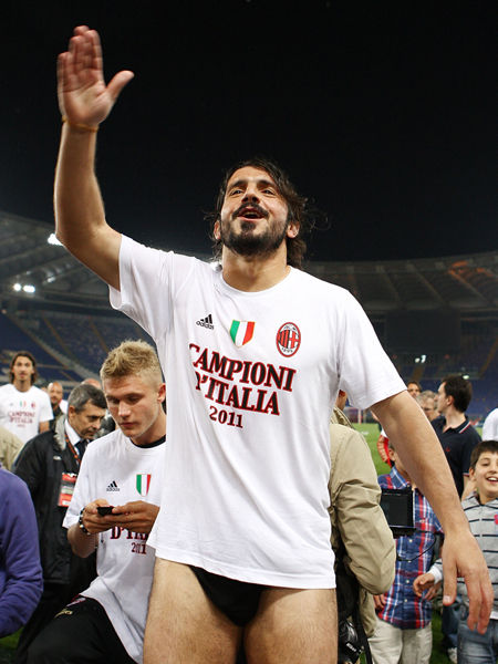 德甲半场：特雷破门，佩奇诺维奇扳平，沃尔夫斯堡1-1弗赖堡（德甲半场战报：特雷先拔头筹，佩奇诺维奇扳平，沃尔夫斯堡1-1弗赖堡）