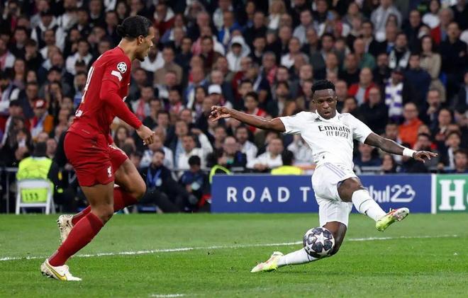 格拉茨风暴0-0诺丁汉森林，吉布斯-怀特失点，多明格斯中柱