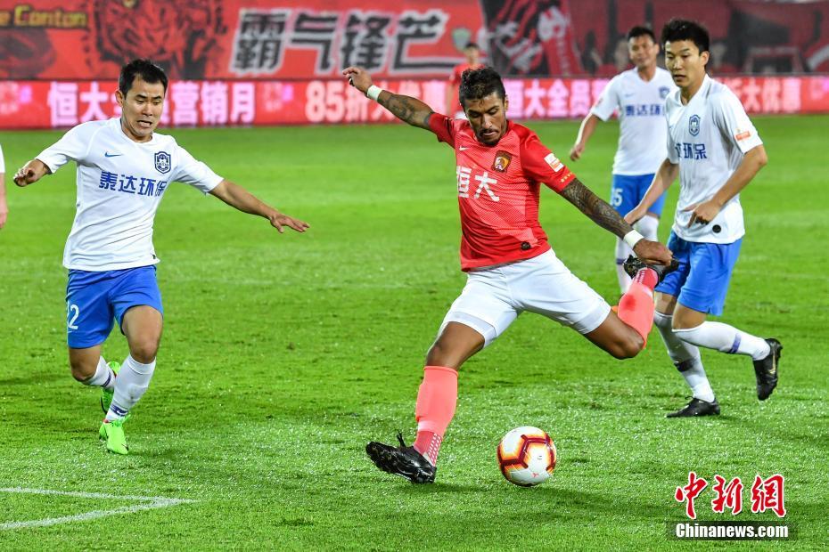 打进唯一进球，阿马德当选科特迪瓦1-0莫桑比克全场最佳球员（阿马德一击制胜，当选科特迪瓦1-0莫桑比克全场最佳）