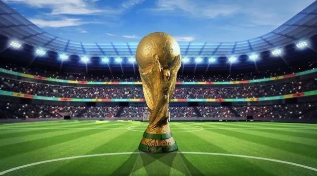 残特奥会选手与领跑员携手冲线夺冠