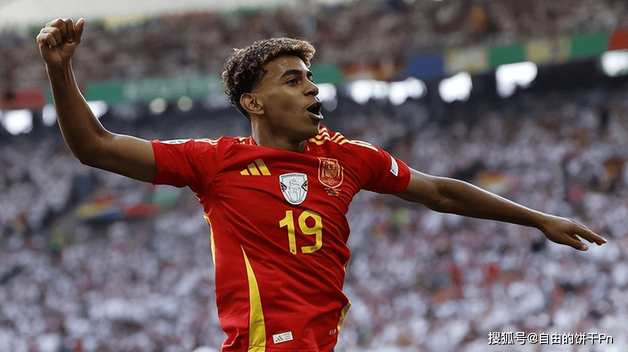 B费近4年多首次半场被换下，曼联生涯第三次（B费四年多来首次半场遭换下，曼联生涯仅第三次）